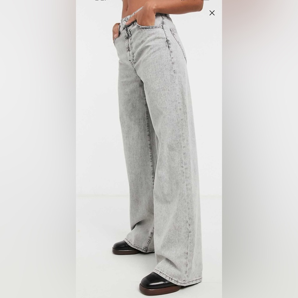 Bershka grey wide-leg jeans, size US 6